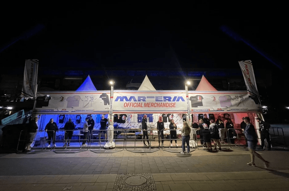 Verkaufsstand des Künstlers Marteria